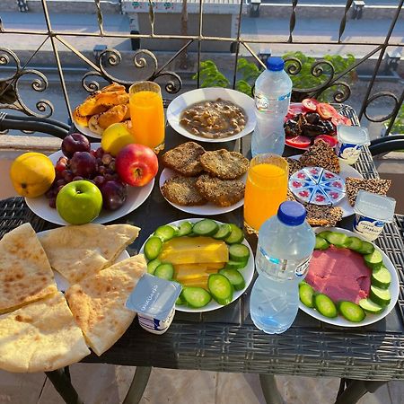 Young Pharaoh View Inn القاهرة المظهر الخارجي الصورة